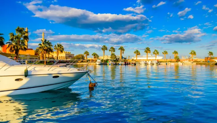 Přístav Hurghada, výlet do Egypta v zimě