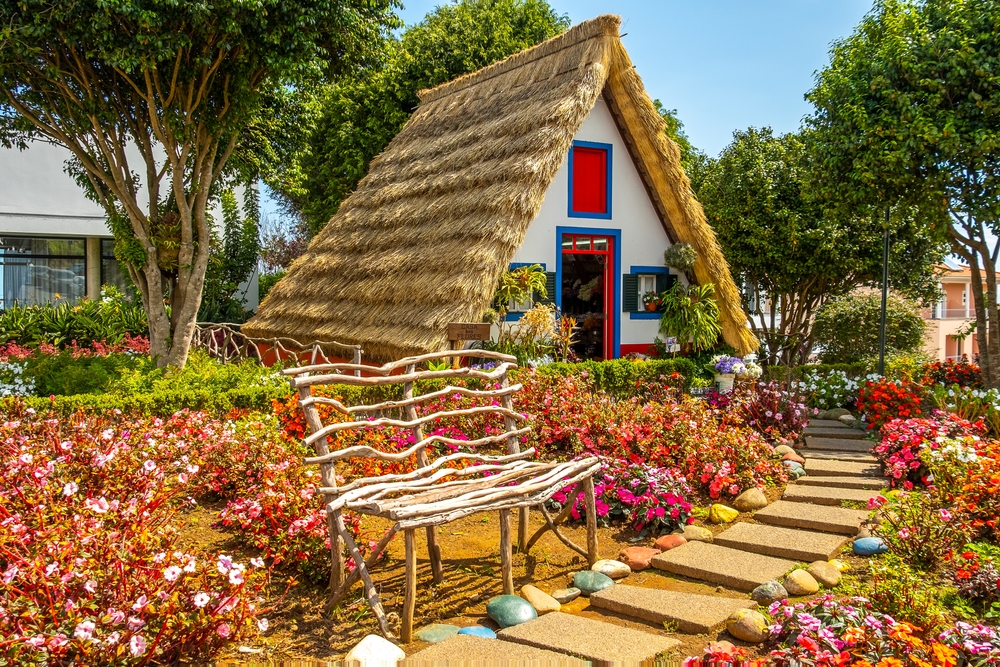 Top 7 nejlepších destinací na dovolenou v září 2026 7 Tradiční dům na Madeiře, Santana