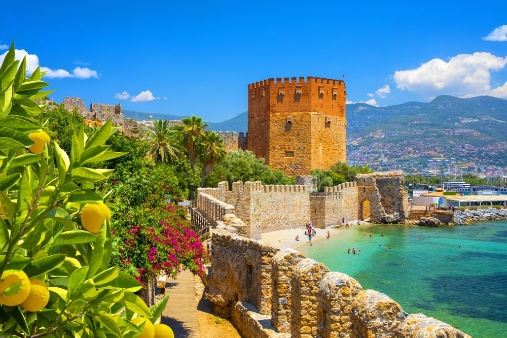 Dovolená v Alanyi: Tipy co vidět a zažít na Turecké riviéře 20 Alanya Red Tower, Turecká riviéra