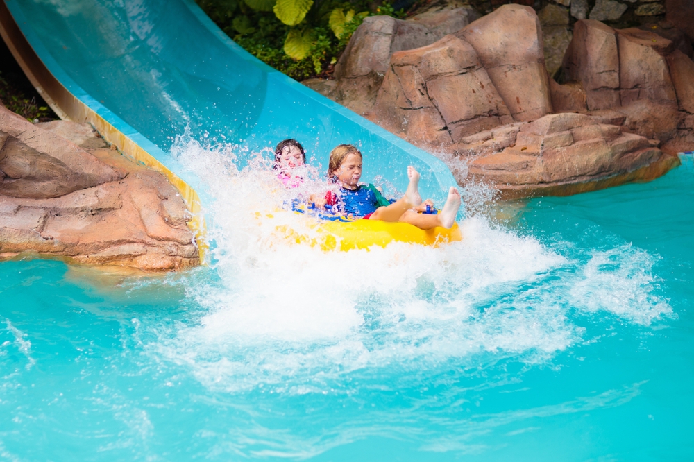 děti v aquaparku