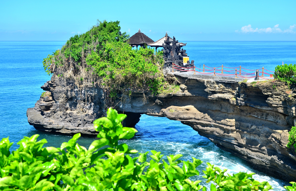 Tanah Lot Batu Bolong, Bali