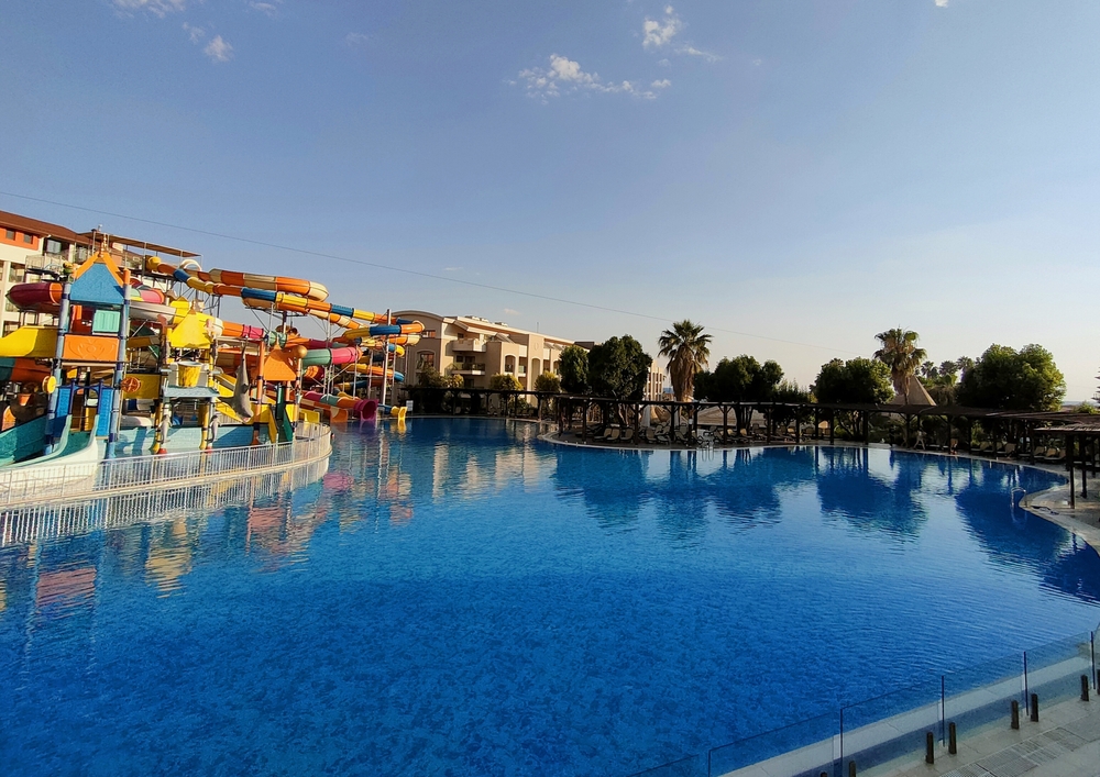 Resort s bazény a aquaparkem ve městě Side