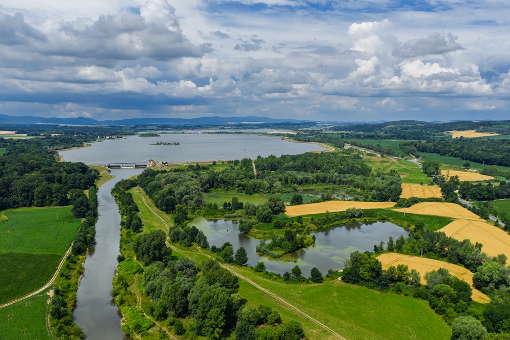 Paczkowské jezero zalew Paczkowski v Polsku
