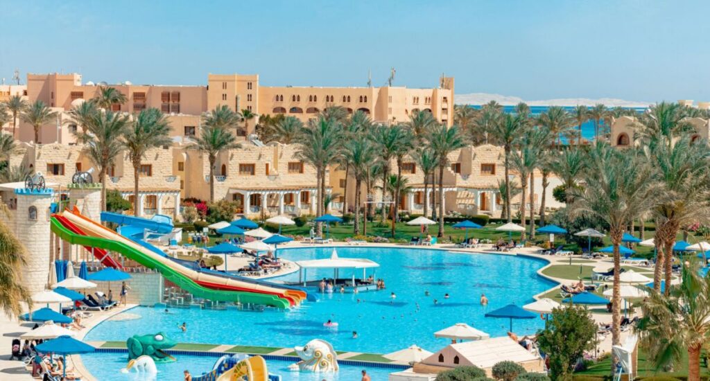 Royal Lagoons Aqua Park Resort a Spa