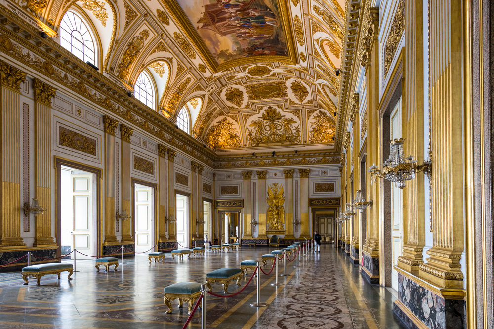 Top 10 míst, která musíte vidět v Neapoli 2 Královský palác v Neapoli