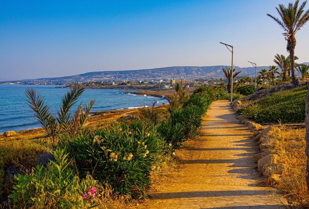 Kypr procházka po pobřeží