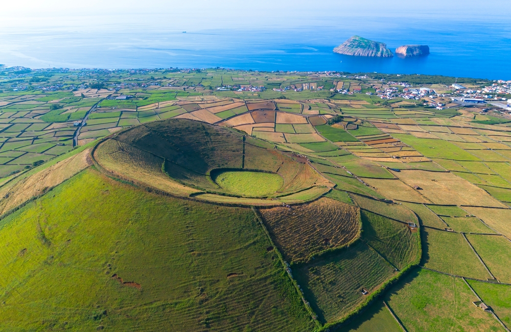 Sopečná krajina Azorských ostrovů. Ostrov Terceira na Azorách