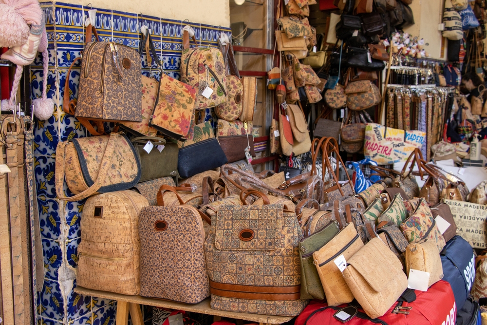 Suvenýry z Madeiry – co si přivézt z ostrova věčného jara? 4 korkové suvenýry Madeira