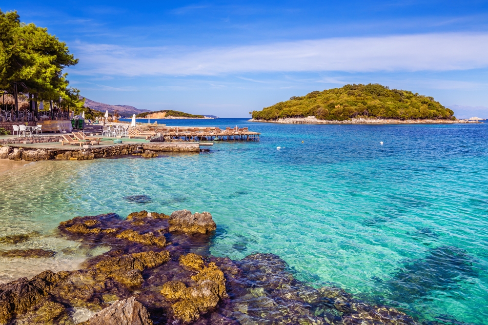 Potřebuji cestovní pas pro vstup do Albánie? Požadavky pro rok 2026 3 pobřeží Albánie