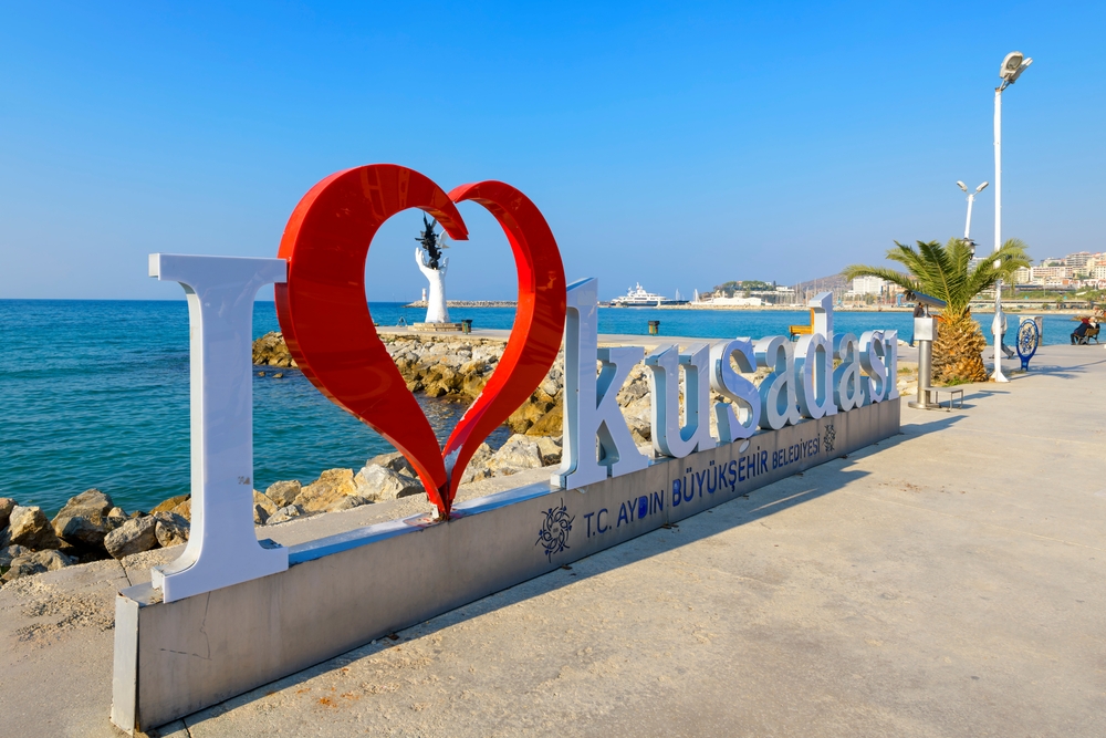 pobřeží Kusadasi Turecko