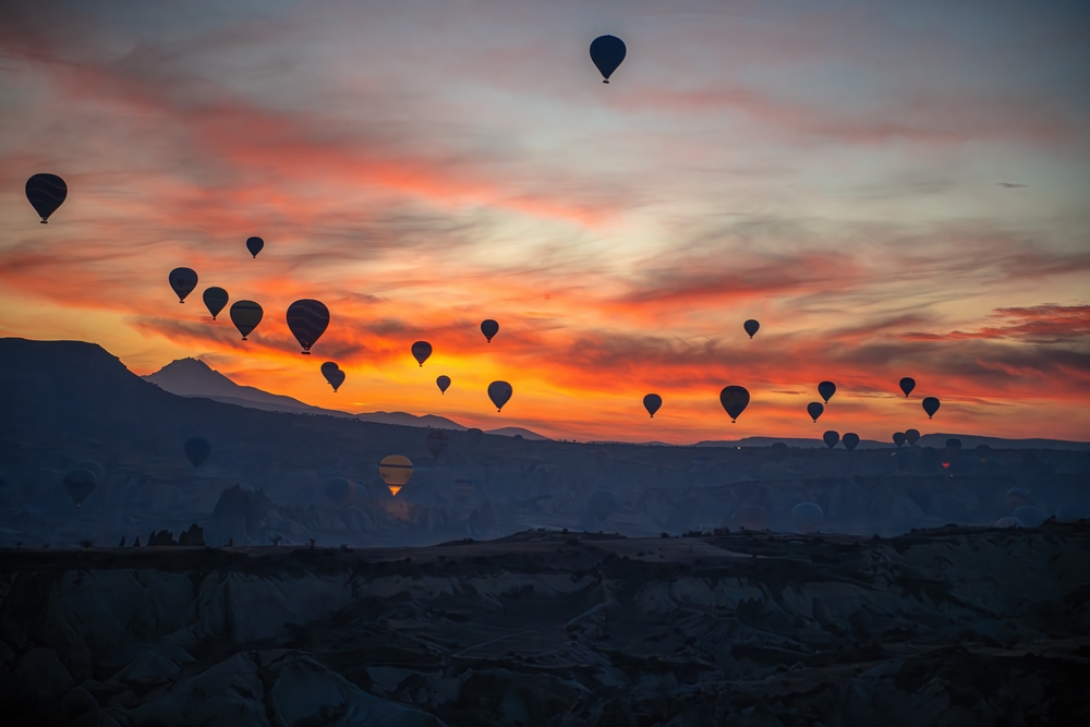 úsvit v Kappadokii a horkovzdušné balony