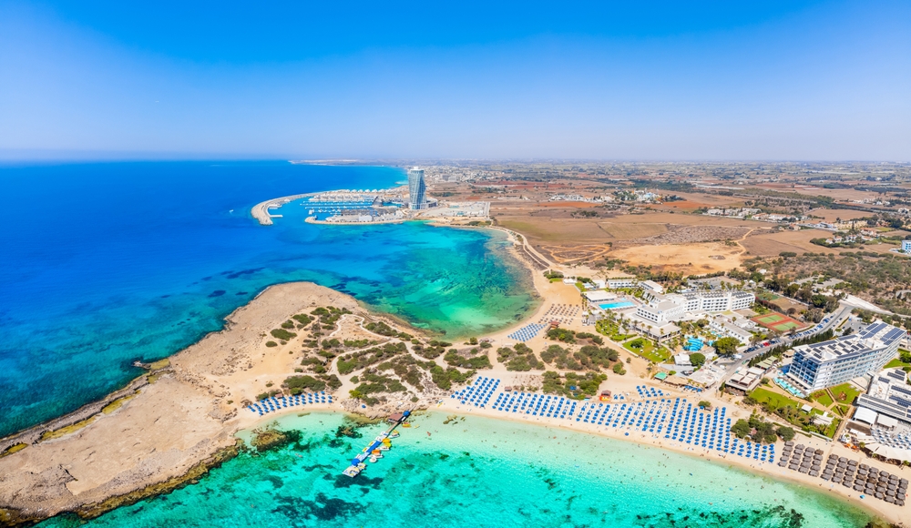 TOP 10 nejkrásnějších pláží na Kypru 3 Makronissos beach, Ayia Napa, Kypr