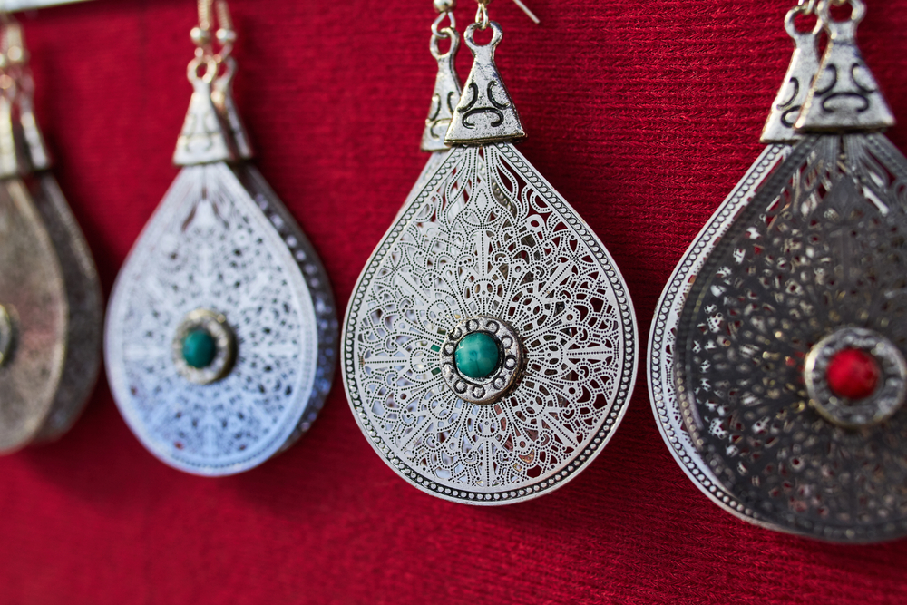 Marocké stříbrné šperky s barevnými polodrahokami