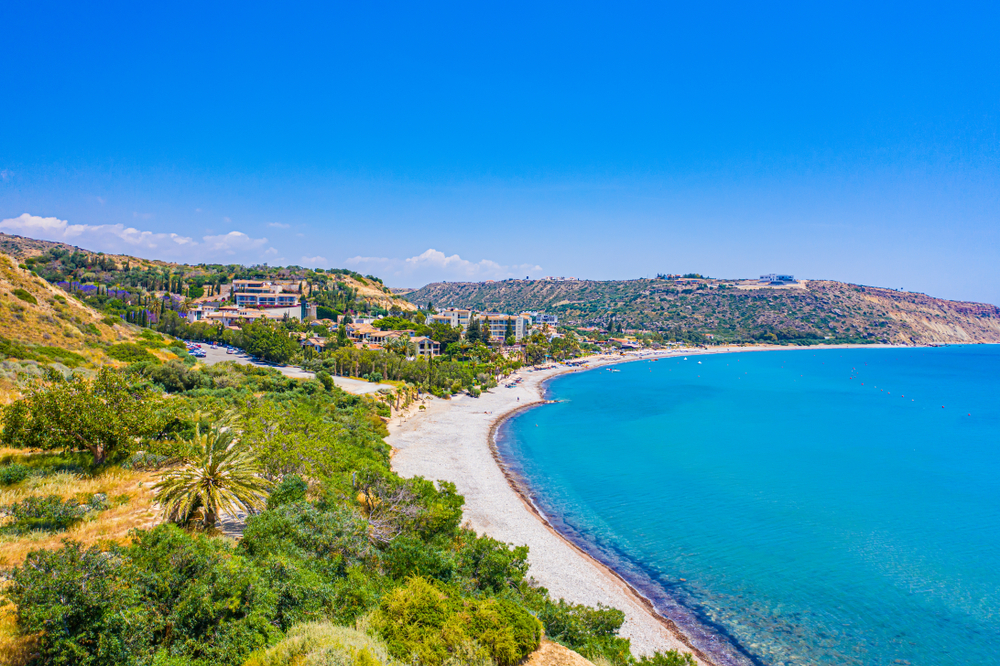 TOP 10 nejkrásnějších pláží na Kypru 9 Pissouri Bay Kypr