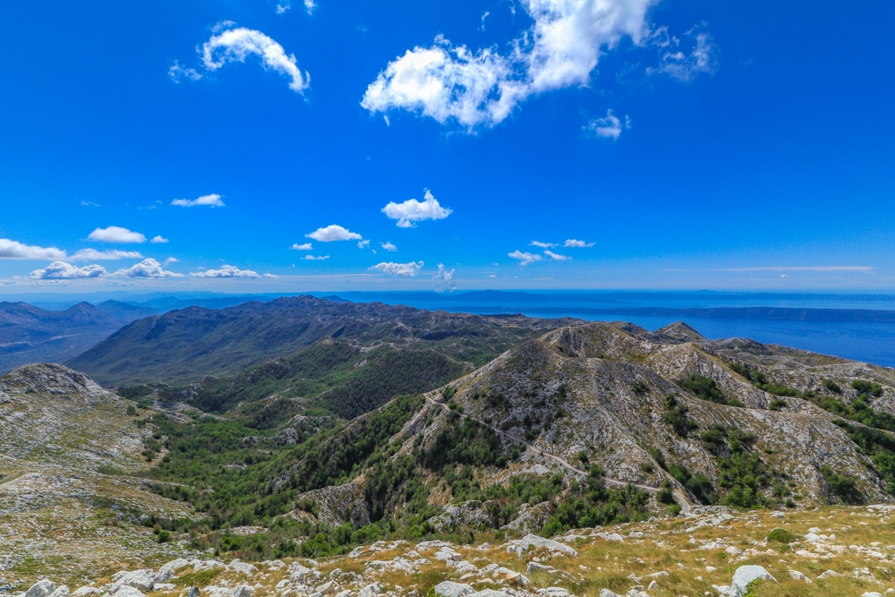 Makarska v Chorvatsku: Průvodce po riviéře a jejích atrakcích 4 Pohled na nejvyšší vrchol pohoří Biokovo Sveti Jure