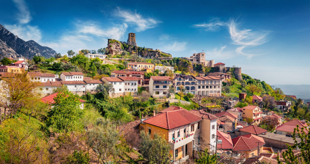město a hrad Krujë v Albánii