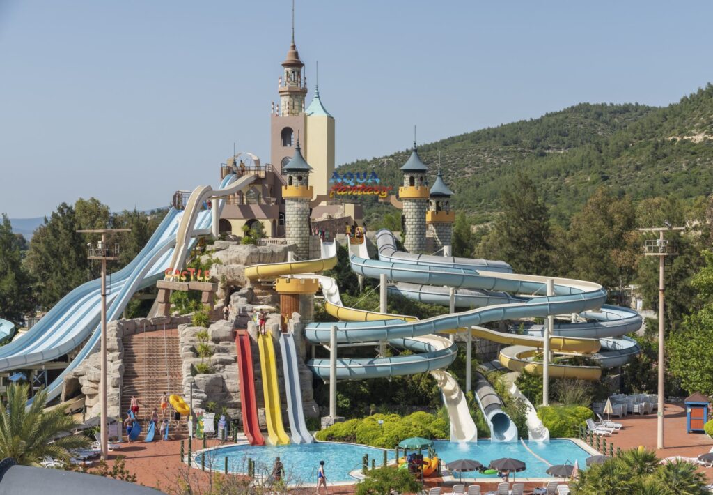 Top 5 hotelů v Turecku s aquaparky 3 Oblíbený hotelový aquapark Aqua Fantasy Aquapark Hotel Spa v Turecku