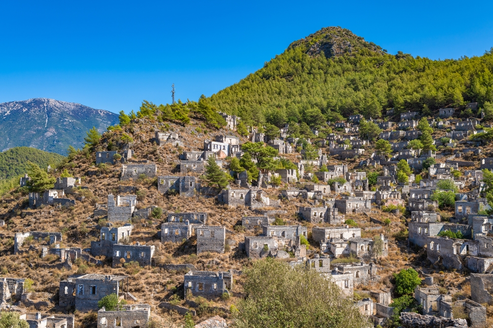 Fethiye a Modrá laguna – nejfotogeničtější místo Turecka 4 Kayaköy opuštěná vesnice u Fethiye v Turecku