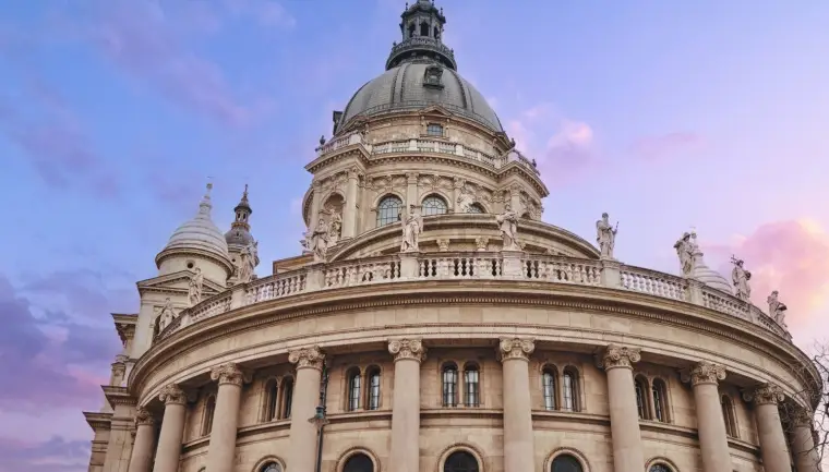 Co navštívit v Budapešti? Památky, lázně i gastropodniky 5 Bazilika svatého Štěpána v Budapešti