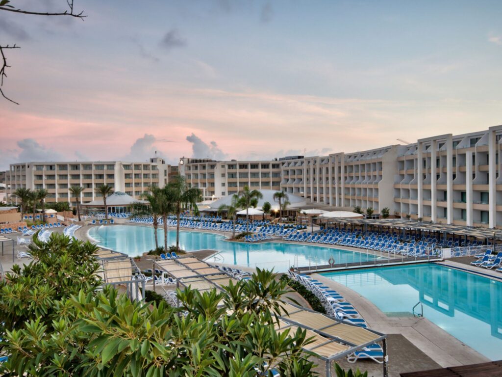 TOP 5 hotelů na Maltě pro vaši dovolenou 4 DB-Seabank-Resort-Spa