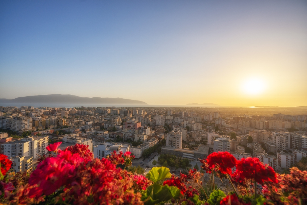 Vlora, Albánie – nejzajímavější atrakce na pomezí Jaderského a Jónského moře 6 Panoráma města Vlora z kopce Kuzum Baba