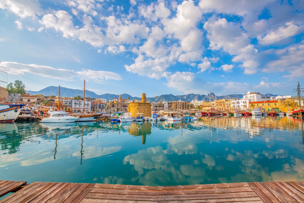 Pohled na starý přístav Kyrenia na severním Kypru