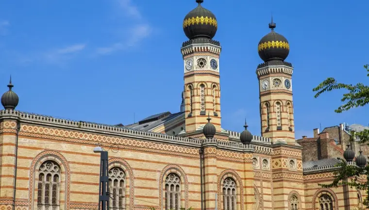 Co navštívit v Budapešti? Památky, lázně i gastropodniky 4 Velká synagoga Budapešť