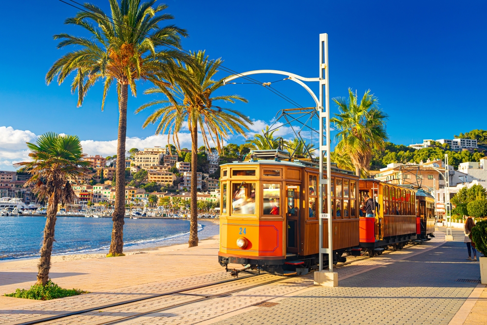 Co navštívit na Mallorce? Zajímavosti a nejkrásnější místa 4 historická tramvaj do Port de Sóller na Mallorce