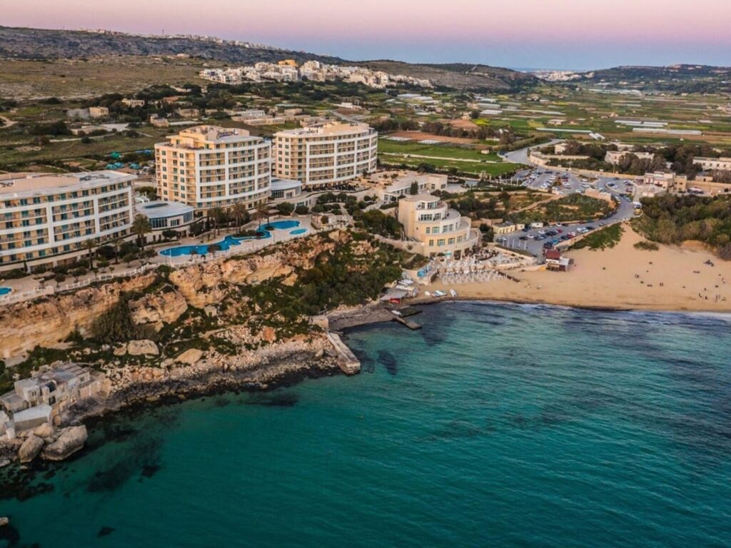 TOP 5 hotelů na Maltě pro vaši dovolenou 2 najlepší-hotely-na-Maltě-Radisson-Blu-Resort-Spa-Golden-Sands