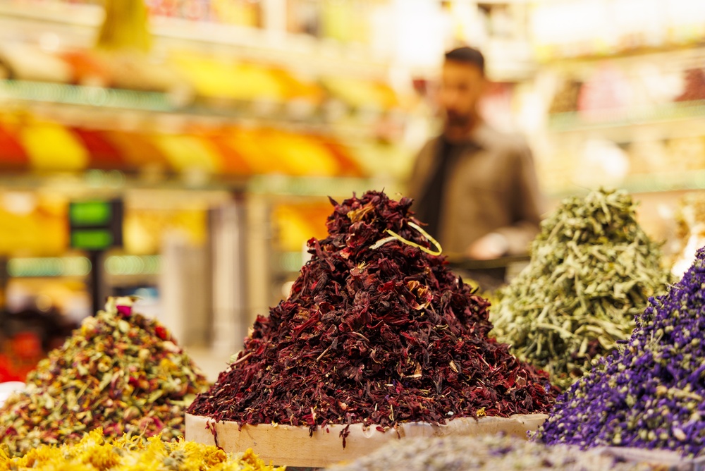 Jak se chovat v zahraničí? Cestovatelská etiketa a místní zvyky 13 Barevné koření na trhu Market Souq